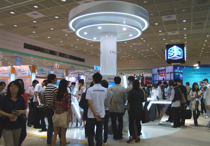 북적이는 삼성 부스