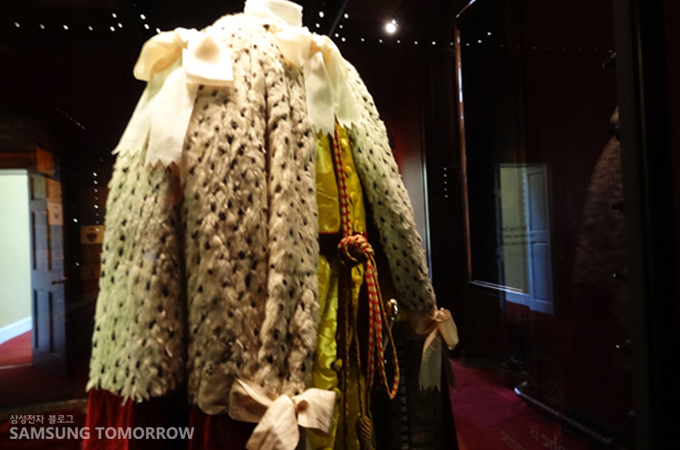 여왕의 상징 의복