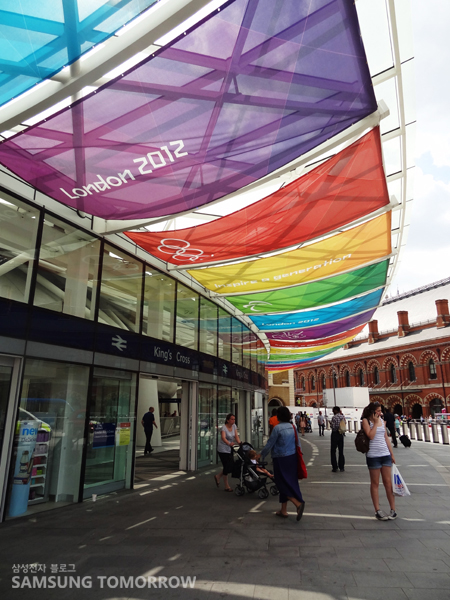  St. Pancras역, 따사로운 햇빛