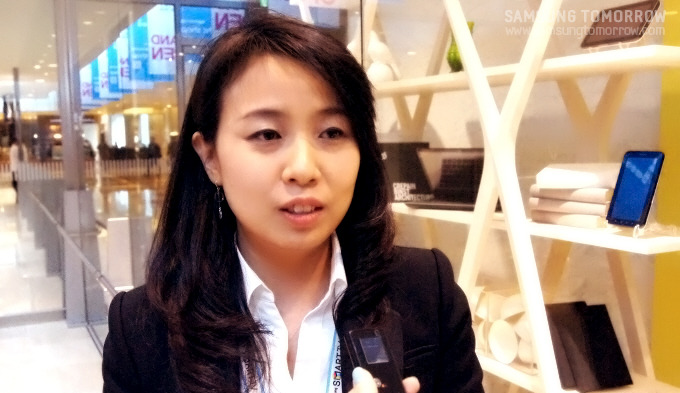 인터뷰하는 임소연 책임