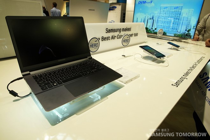 삼성 모바일 기기가 전시된 모습