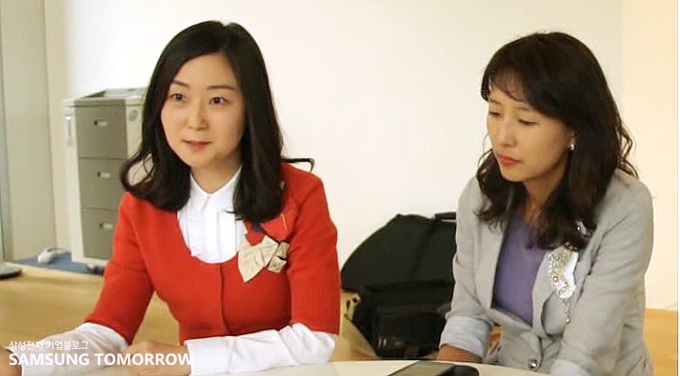 인터뷰하는 임덕신 책임과 하정미 책임