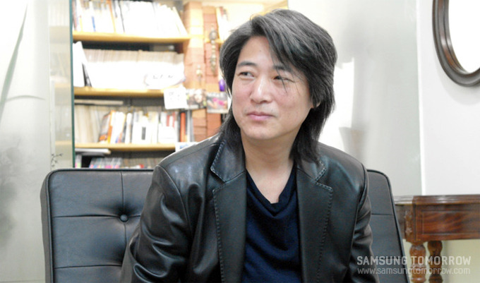 극사실주의 '붓의 화가' 이정웅 화가