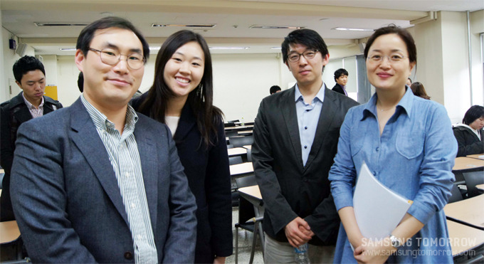 삼성전자 온라인홍보그룹 김수민 차장, 박지현 대리, 김철연대리 / 국민대학교 이세진 교수