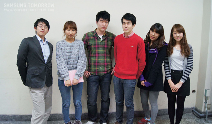 인터뷰한 학생들과 함께 