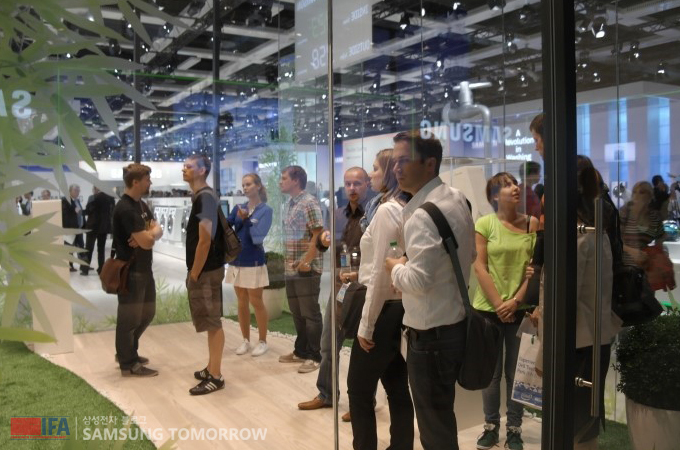 사람들이 모여있는 모습