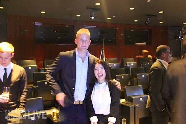 Alex 씨와 함께. 표정을 보니 아주 신이 났네요....