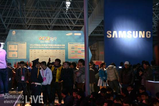 행사 내내 북적이는 삼성전자 부스