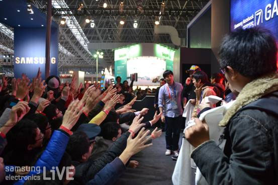 스포츠팬들이 환호