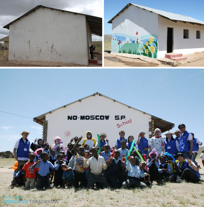 no-moscow 스쿨 앞에서 삼성 직원들과 아이들