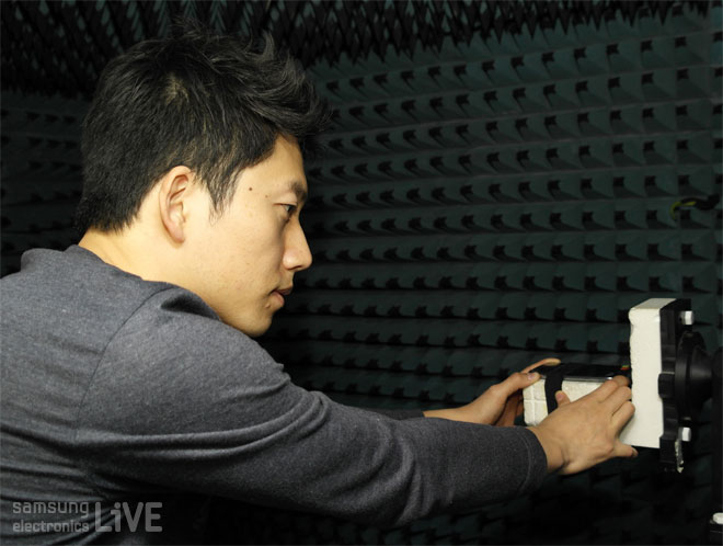 무선사업팀 개발자들이 업무를 하는 모습