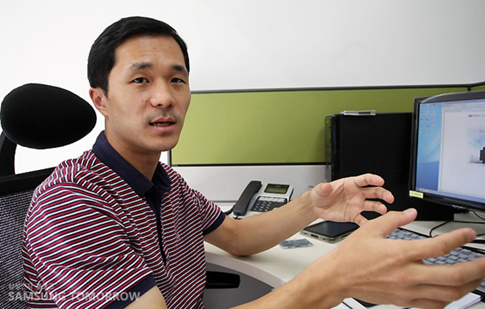 DMC 연구소에서 칩디자인을 담당하고 있는 최필순 책임이 인터뷰하는 모습