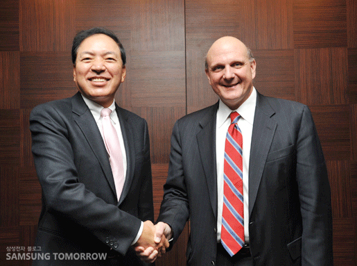 삼성전자 이윤우 부회장과 마이크로소프트 스티브발머 CEO (2009년)