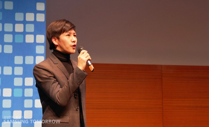 건국대 학생이 발표하는 모습