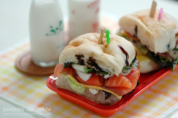 완성된 연어샌드위치