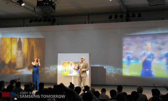 OLD를 설명하는 모습