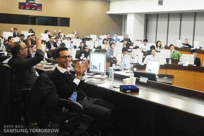 박수치는 보마일러스들