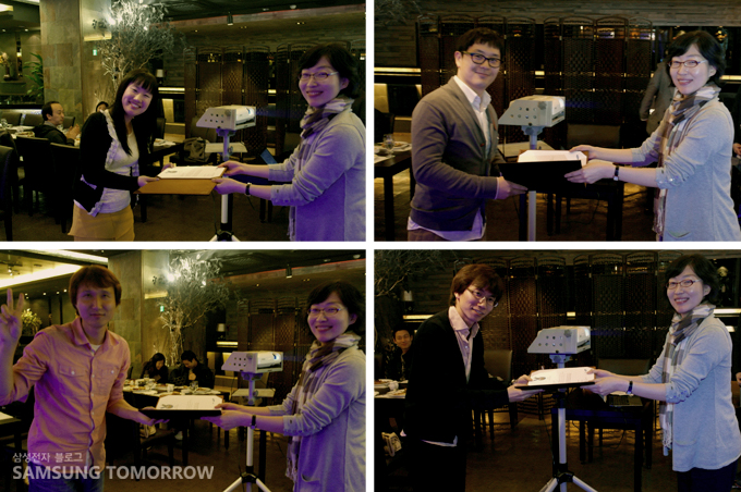 감사장을 수여하는 모습