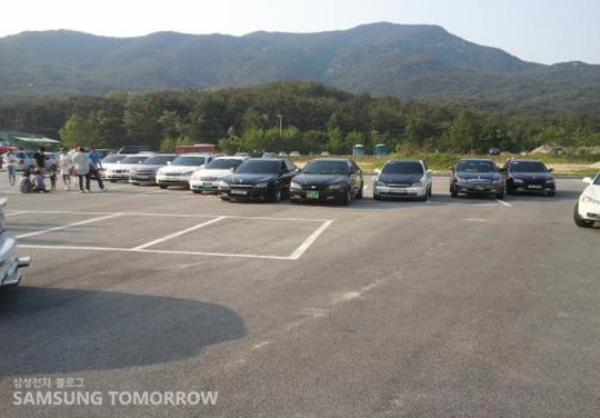 다 모였으니 우리의 애마들 단체사진 한 장 해야겠죠? ㅎㅎㅎ 대형 갖춰서~! (수덕사 주차장에서 단체 사진~^^)