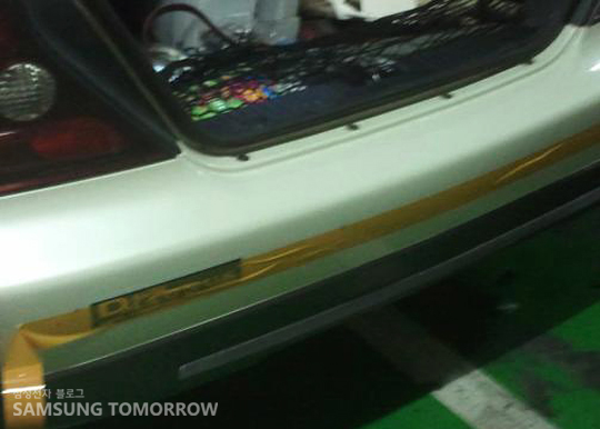 줄자가 없어서 박스 테이프를 이용 중심선을 잡고 길이를 재는 놀라운 방법~! ㅋㅋㅋㅋㅋ