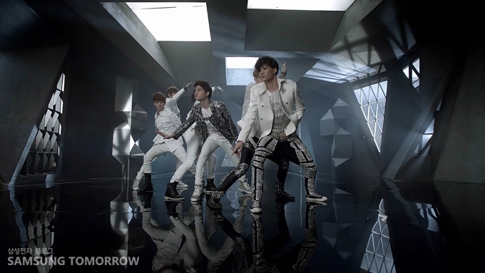 아티브 스마트 PC의 강력한 퍼포먼스와 닮은 EXO-K 멤버 전원의 댄스