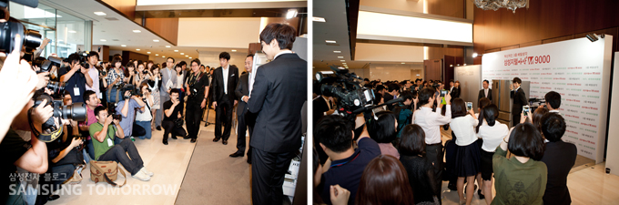 기자들이 미디어데이에서 사진을 찍는 모습