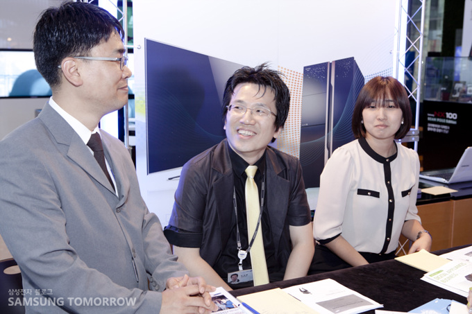 홍승세, 안성원 영상디스플레이사업부 책임/ 김보경 생활가전사업부 사원