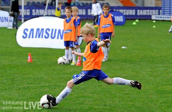 축구하는 아이들