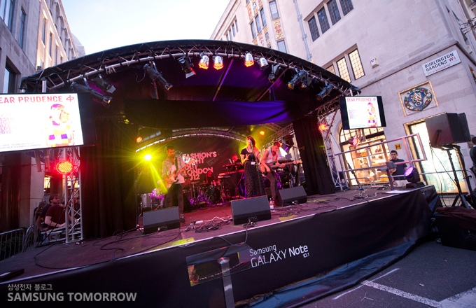 삼성 스테이지의 공연