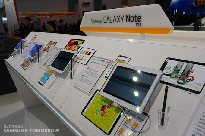 부스에 전시된 삼성 갤럭시 노트10.1