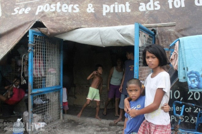 나보타스 내 주민 대피소 앞