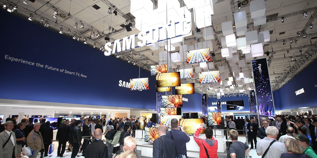 작년(2012년) 독일 베를린에서 열린 IFA2012 삼성전자 전시장에 설치된 다양한 LFD (Large Format Display, 상업용 디스플레이)