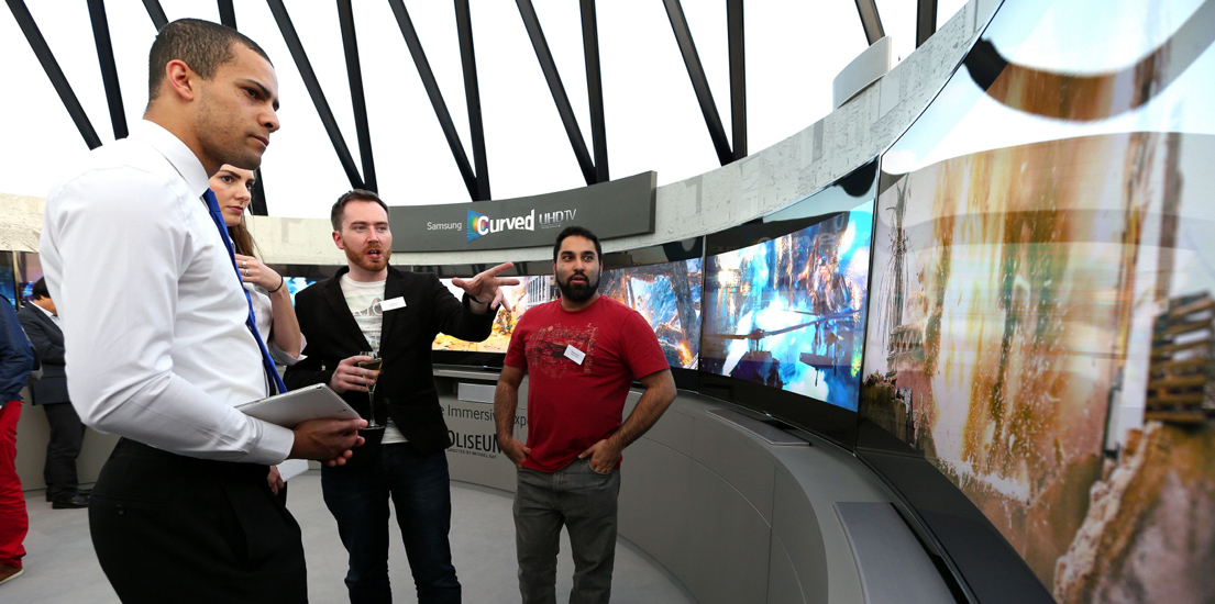 삼성전자_영국 커브드 UIHD TV 출시 상단이미지 입니다.