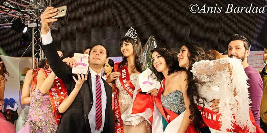 셀피에 빠진 와히바 아레스가 '갤럭시 S5 홍보대사'를 자청해 주었네요