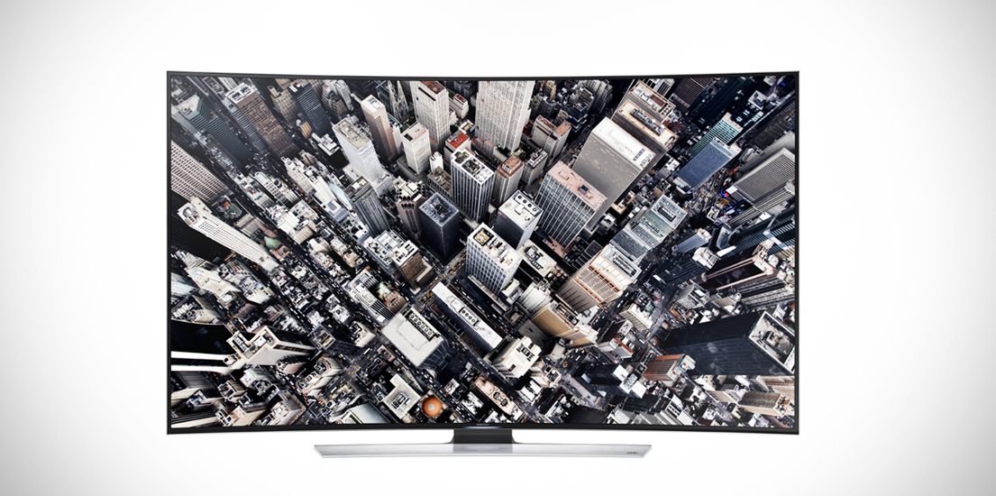 시공간 초월 '패션과 만난 삼성 커브드 UHD TV'