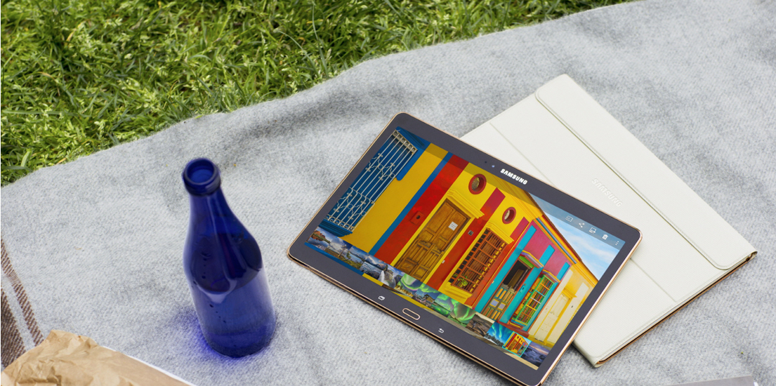 갤럭시 탭S와 토요 시네마를 즐겨보는 것은 어떨까요?