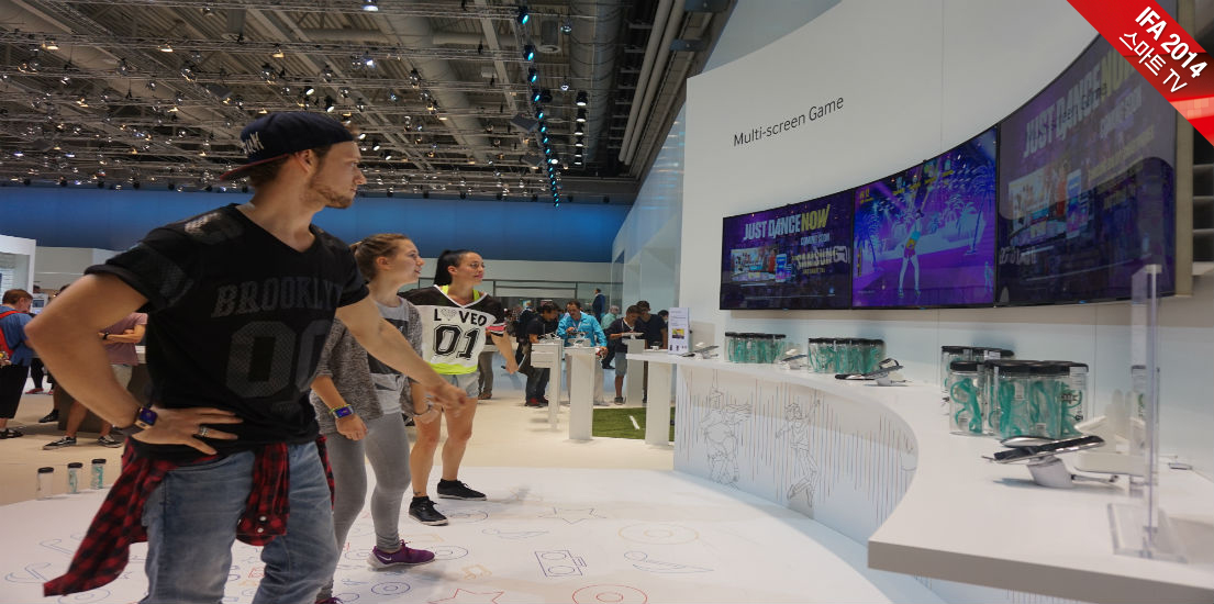 [IFA 2014] 거실의 댄스 도우미이자 축구 해설위원, 삼성 스마트 TV