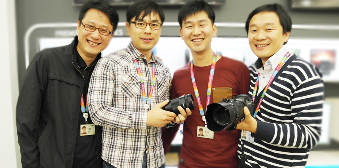 프리미엄 S 렌즈 ‘50-150mm F2.8’ 탄생 비화를 들려준 렌즈개발그룹 임직원들의 사진입니다.