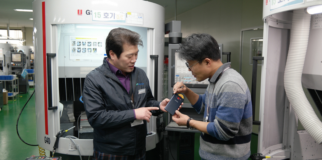 스마트 팩토리 사업으로 메탈 케이스 생산하게 된 KT테크