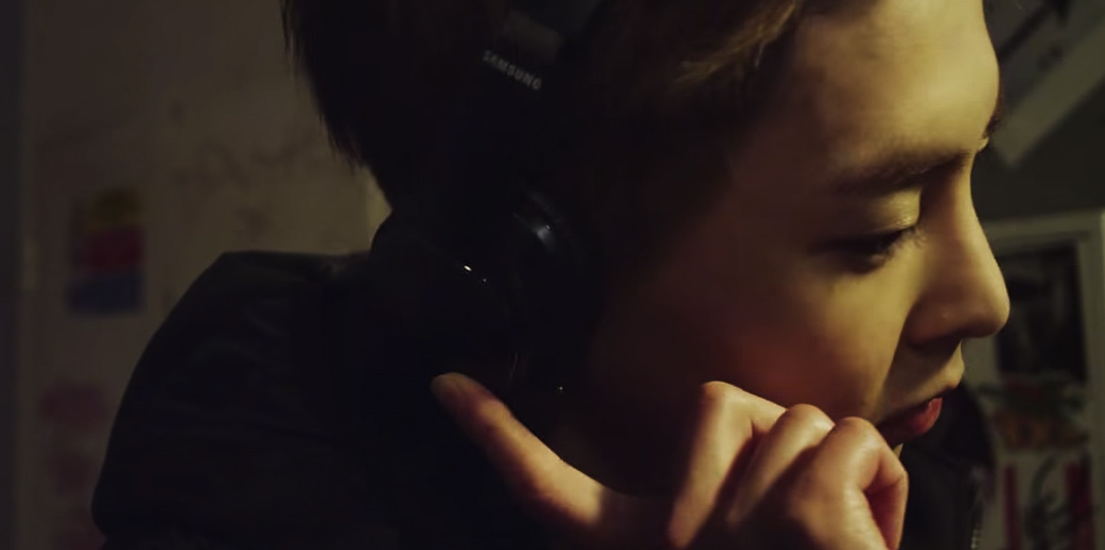 엑소가 선택한 잇 아이템_② 시우민의 음악 파트너, 레벨 온 와이어리스