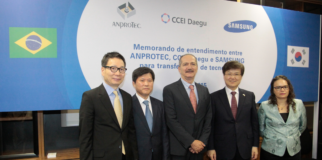 김선일 대구 창조경제혁신센터장, 김정환 삼성전자 중남미총괄, 알도 헤벨로(Aldo Rebelo) 과학기술부 장관, 최양희 미래창조과학부 장관, 프란실리니 프로코피오 가르시아(Francilene Procopio Garcia) 안프로텍 대표