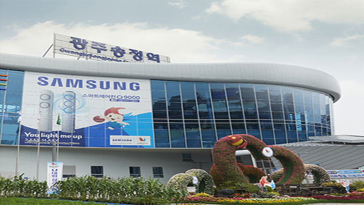 광주 KTX 송정역 일대와, 인천국제공항 ㆍ공항철도 등에 대형 광고물 설치로 선수단과 관람객 환영