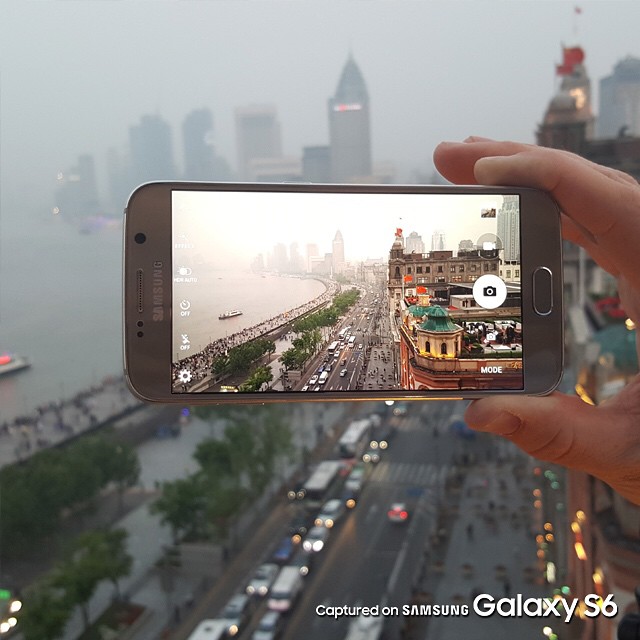 와이탄에서 갤럭시S6로 촬영을 진행하고 있습니다.