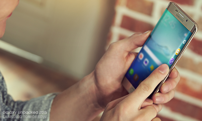 갤럭시 S6 엣지에서 선보인 UX 또한 S6 엣지+에서 활용할 수 있다.