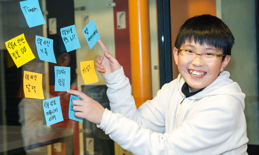 [대학생 기자단] 싹 틔운 창의력에 물을 주다, ‘식물 알리미’ 개발한 이영준(서울 운현초 6)군과 멘토들