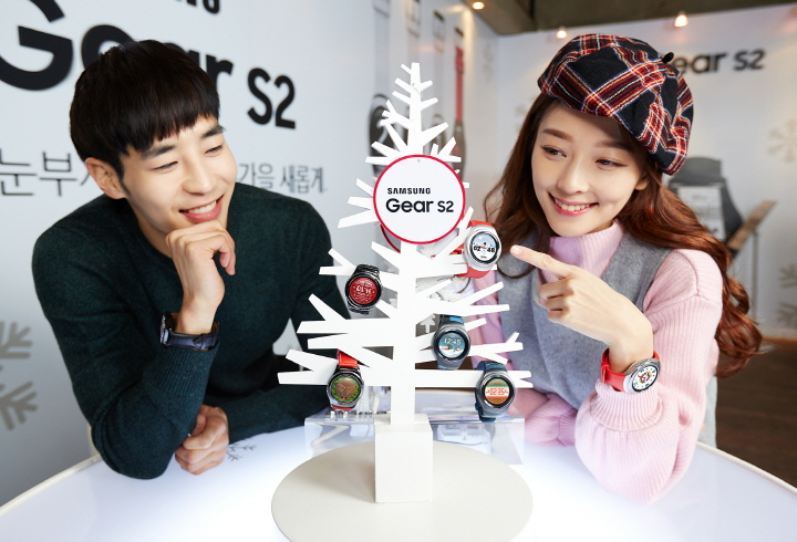 삼성전자, ‘기어 S2’ 크리스마스 워치페이스 15종 출시