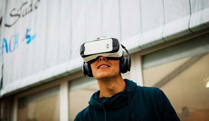 [동영상] 전 세계가 반한 ‘원형’의 매력, 기어 S2와 기어 VR