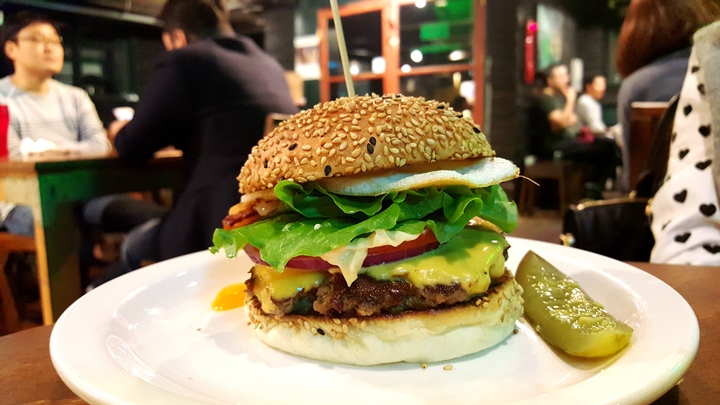 [갤럭시와 떠나는 팔도 미각 기행] ⑨독특한 풍미에 반하다! 서울에서 만난 세계 각국의 수제 버거