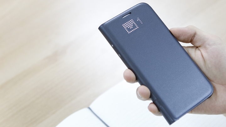 전면 '쓱' 밀면 전화 수신?!… 갤럭시 S7 LED 뷰 커버의 모든 것