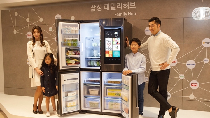 본질은 강화했다, 한계는 극복했다… ‘팔방미인 냉장고’ 패밀리 허브 들여다보니